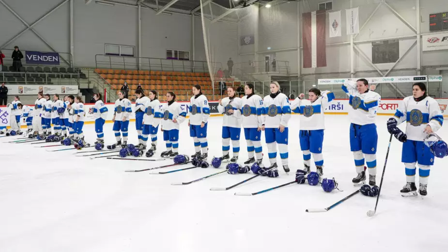 Казахстан одержал три победы на женском ЧМ среди юниоров