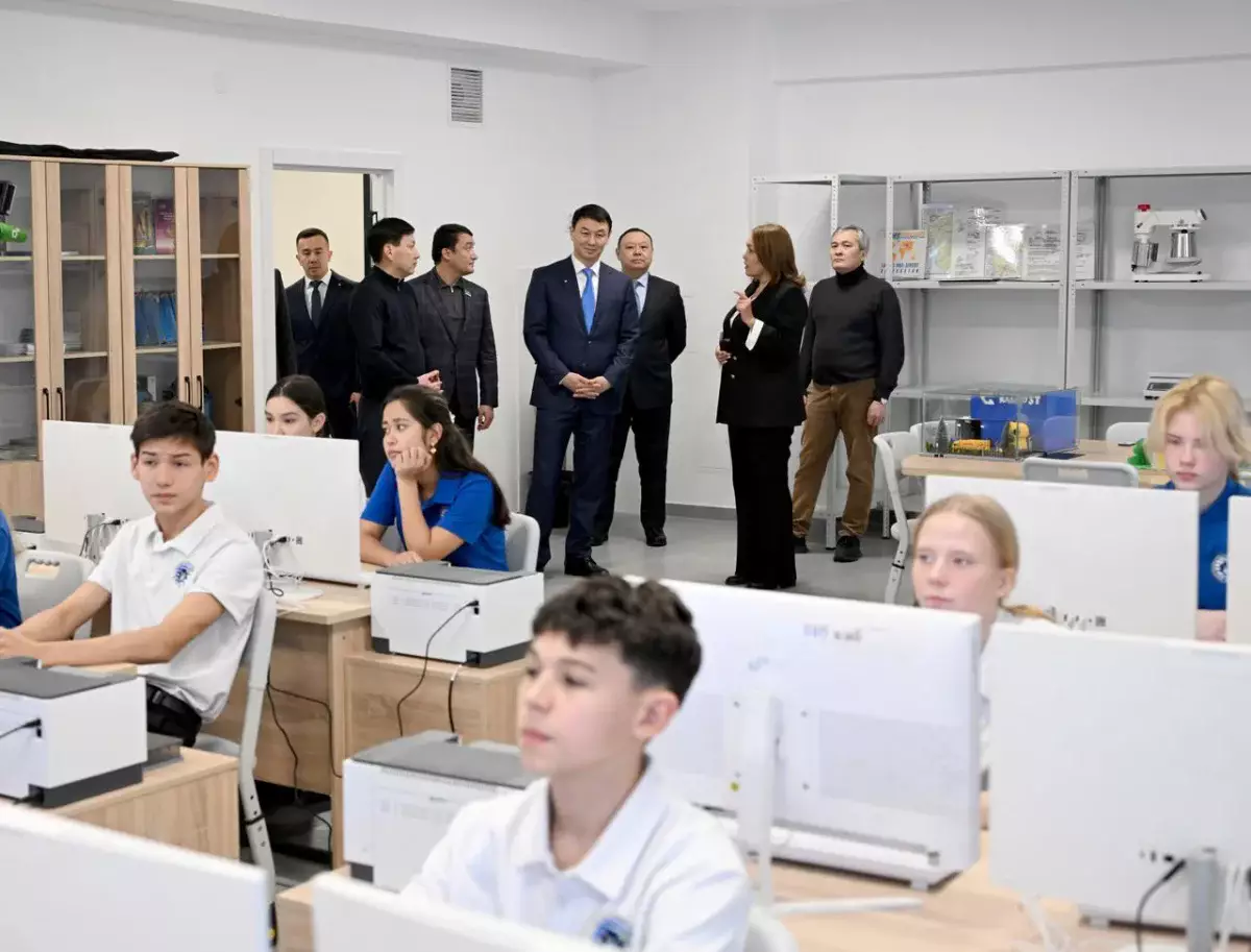 Алматыда жаңартудан өткен телекоммуникация және машина жасау колледжі қайта ашылды