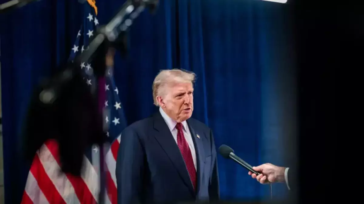 Трамп Иранға әскери кемелерден тұратын "армада" жібергенін мәлімдеді