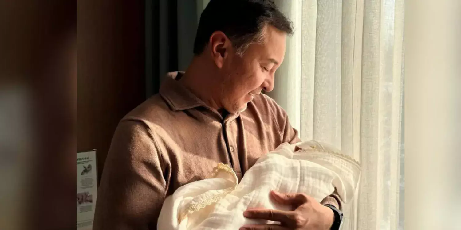 «Қош келдің, Айя-Сафия»: Ақан Сатаев алтыншы рет әке атанды