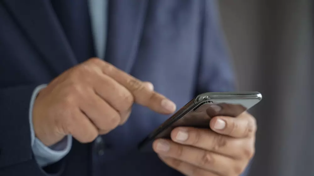 В Астане депутатов попросили не хайповать и не сидеть в телефонах