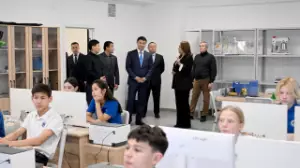 Алматы әкімі телекоммуникация және машина жасау колледжінің жаңартылған ғимаратымен танысты