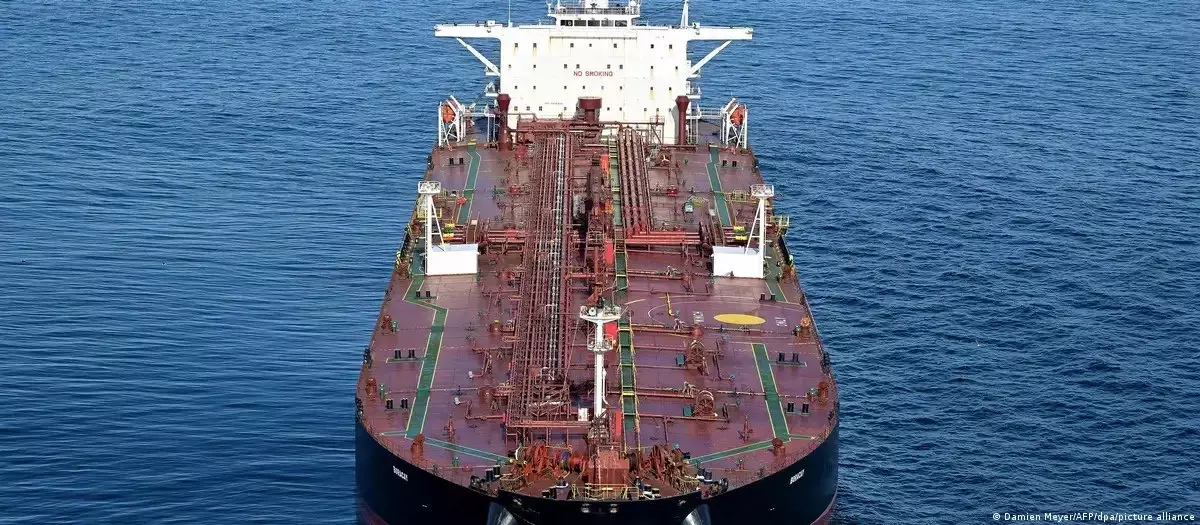 Франция Жерорта теңізінде Ресей танкерін ұстады