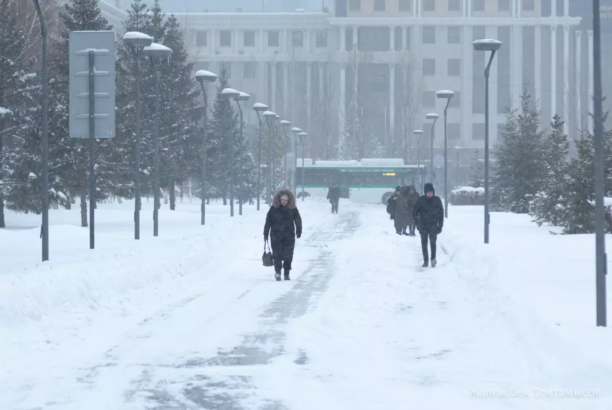 Вторая смена младших классов переходит на онлайн-формат в Астане