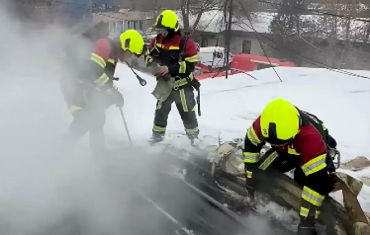 Алматыда құрылыс дүкенінен шыққан өрт сөндірілді