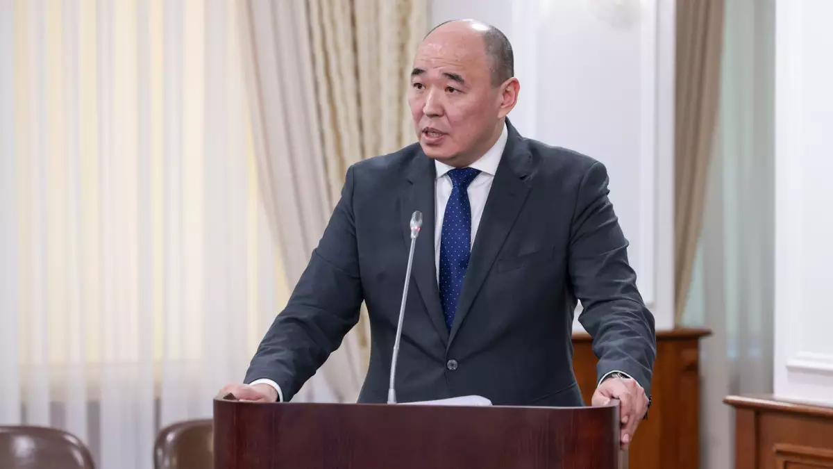 Райымбек Баталов отставкаға кетіп, орнына Шарлапаев келді