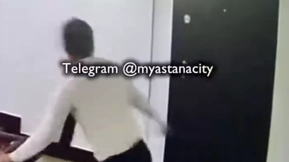 Серік Сәпиев соққыға жығылды: желіде оқиғаның видеосы тарады