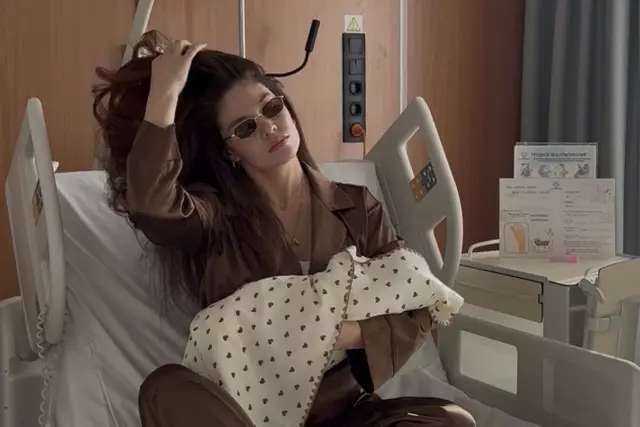 Актриса Альмира Тұрсын екінші сәбиін дүниеге әкелді