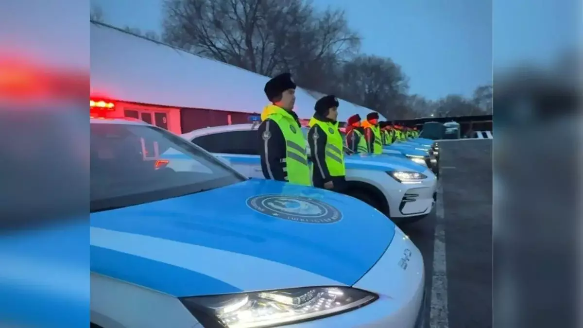 «Закон и порядок»: в Алматы прошел единый развод сил полиции