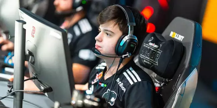 Molodoy бастаған FURIA ірі турнирдің жартылай финалына шықты