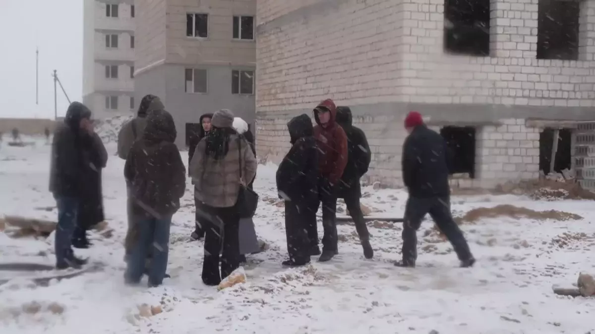 Заңсыз құрылыс: Ақтауда үлескерлер екі жылдан бері баспанаға қол жеткізе алмай келеді