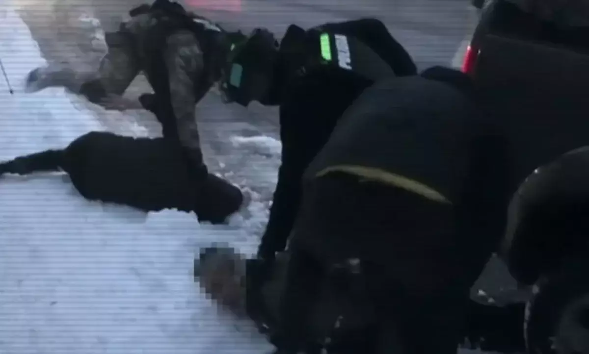 Автонесие рәсімдеп, көліктерді шетелге сатқан: Қазақстанның бірнеше облысында қылмыстық топ ұсталды