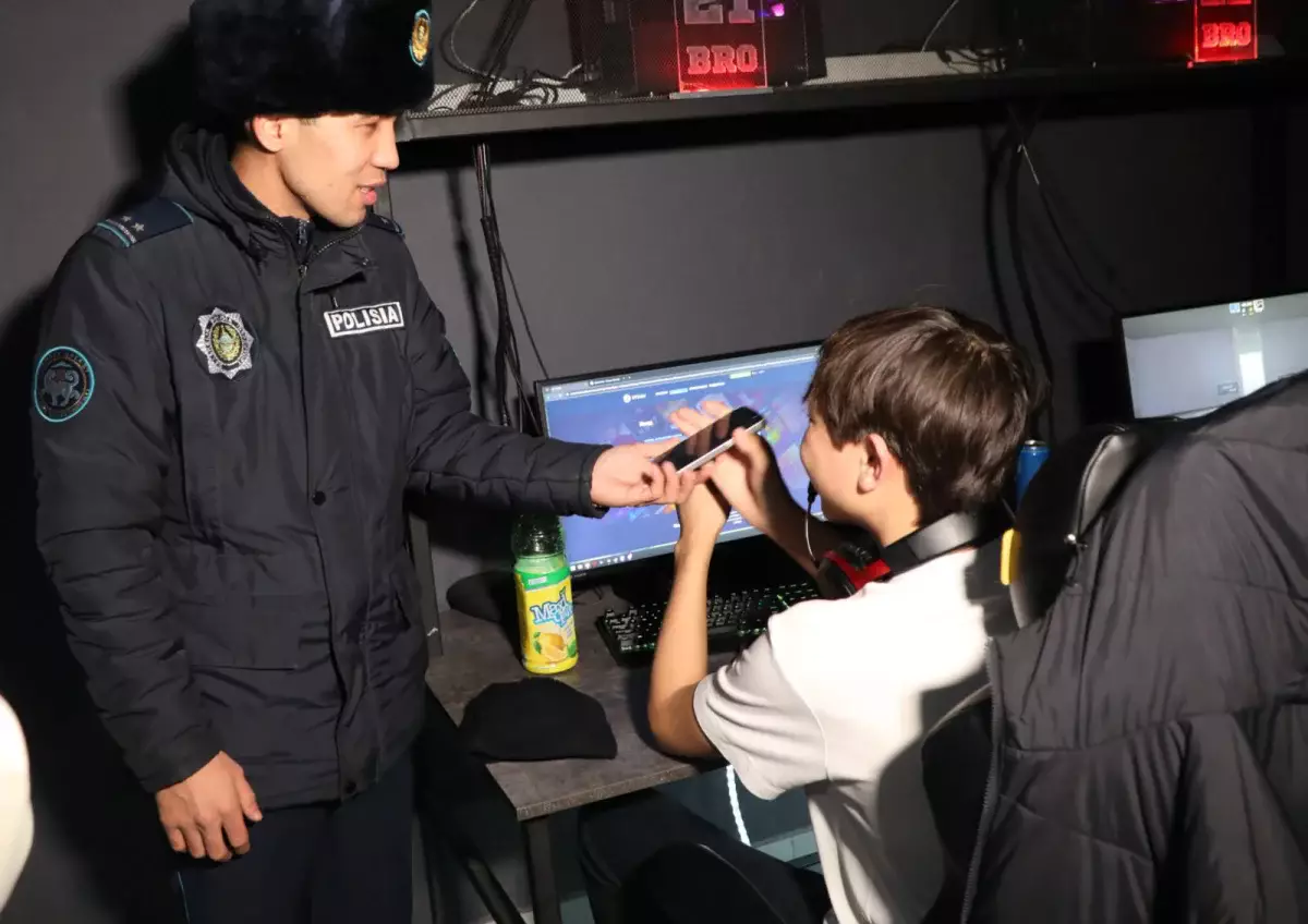 В Алматы резиденты комьюнити-центров провели ночной мониторинг компьютерных клубов