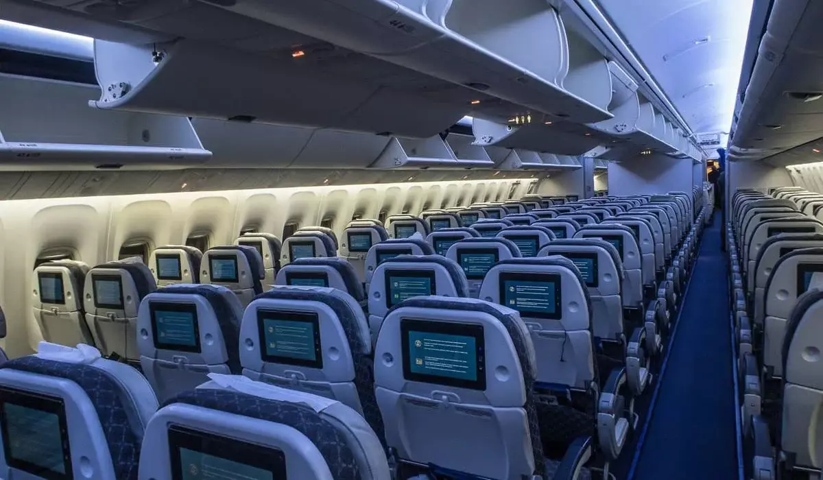 «Закрытый клуб привилегий»: зампред Общественной палаты при Мажилисе о скандале с Air Astana