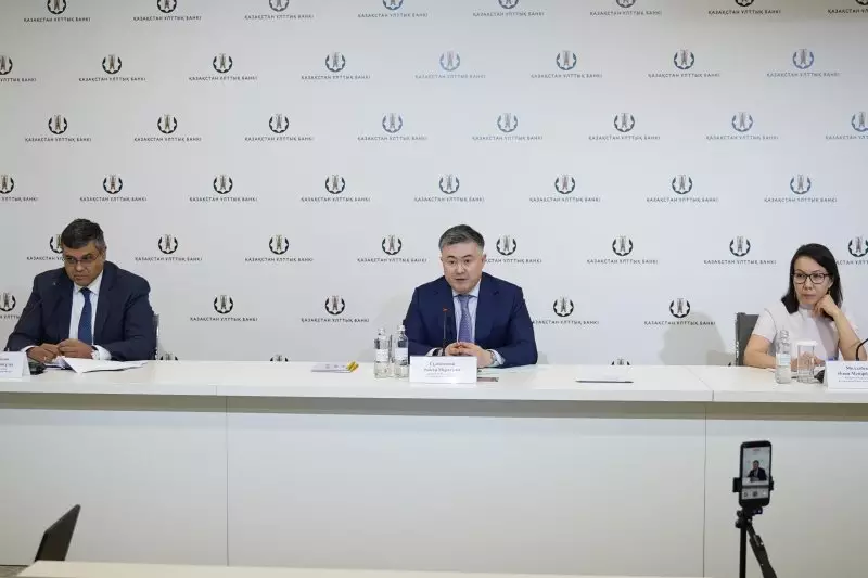 Падают доходы и зарплаты казахстанцев: глава Нацбанка назвал причину