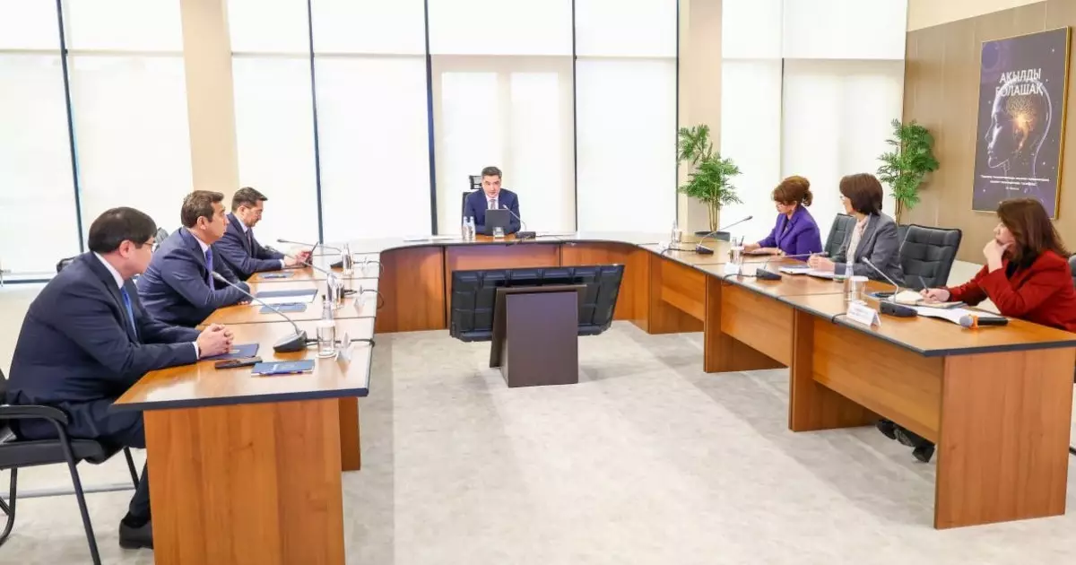  Бектенов: азаматтарға салық түсінікті әрі ыңғайлы болуы тиіс 