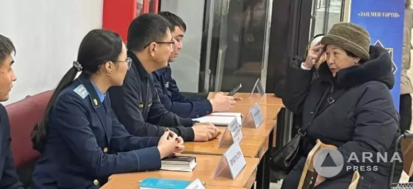 "Правовые аптеки" в торговых домах Семея: как реагируют горожане и с чем обращаются