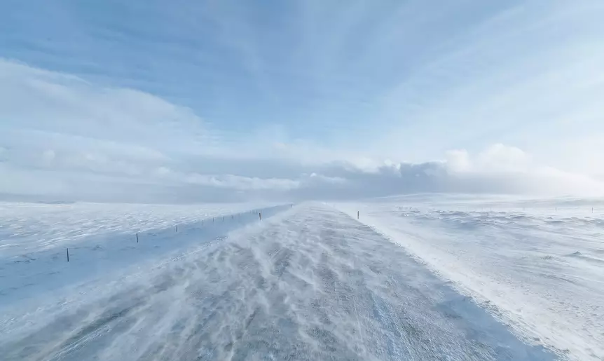 Движение на множестве трасс ограничили из-за непогоды в Казахстане