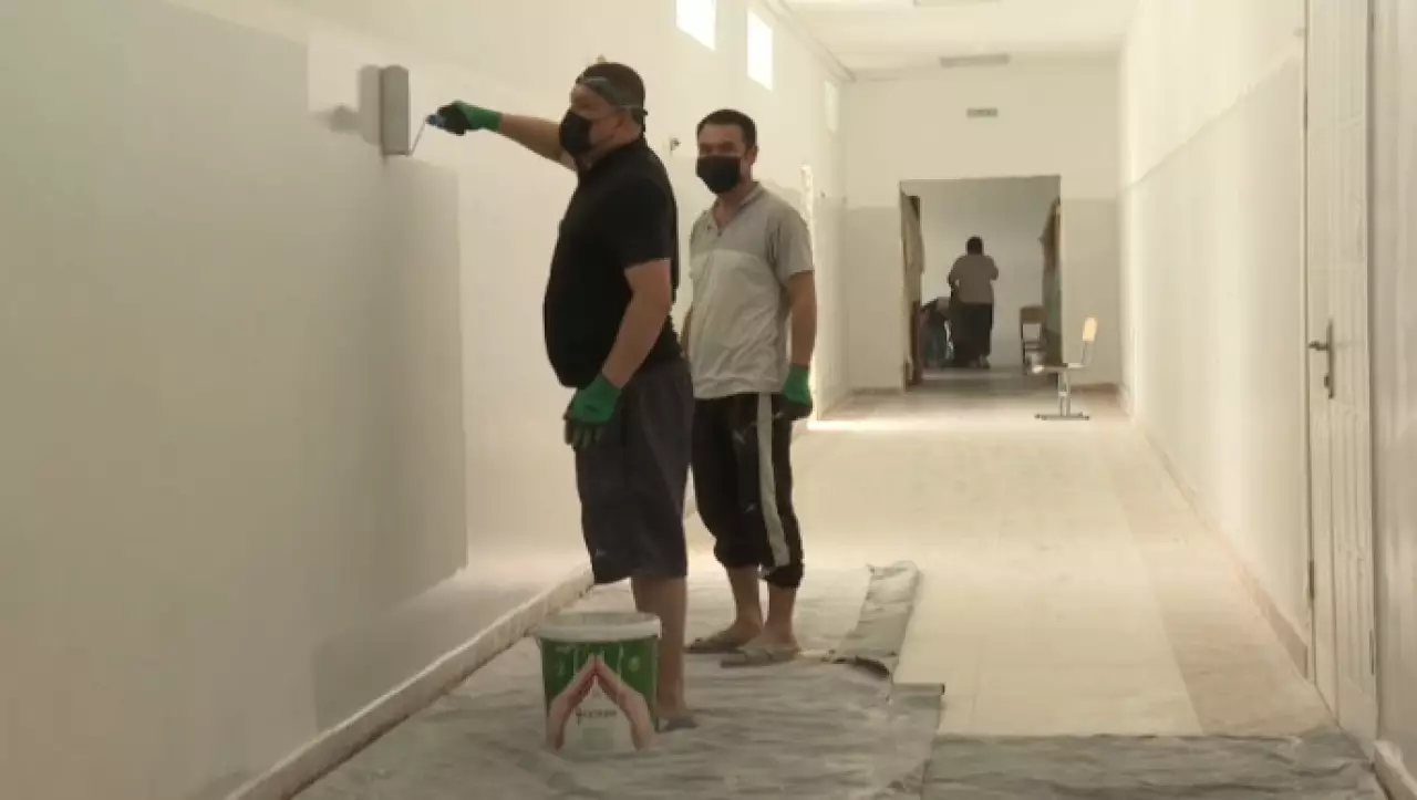 За три года в стране отремонтируют 1300 школ