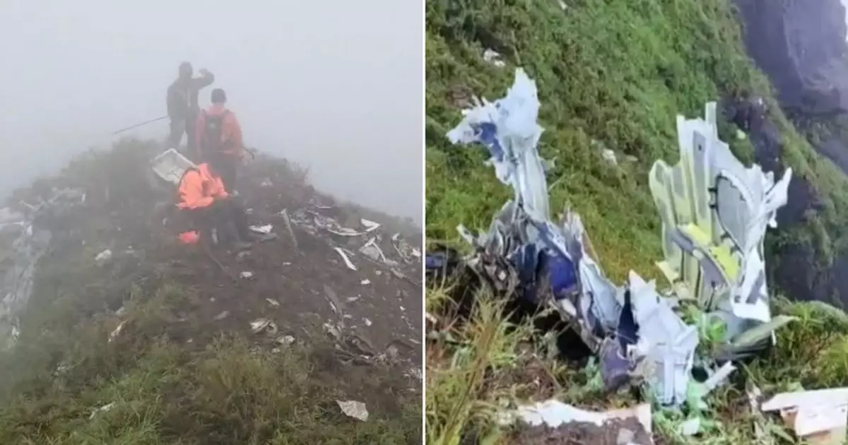  Индонезияда апатқа ұшыраған ұшақтан 10 адамның мәйіті табылды 