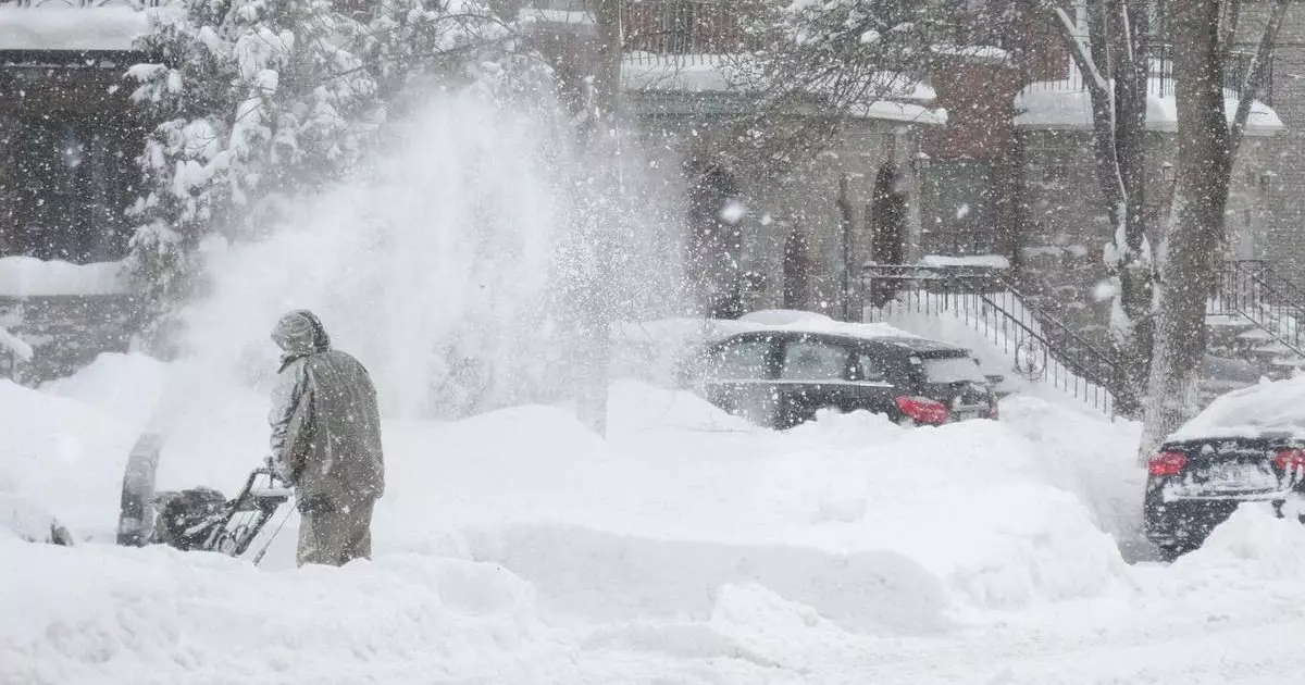 Снег обещают во всех трех мегаполисах Казахстана в пятницу.