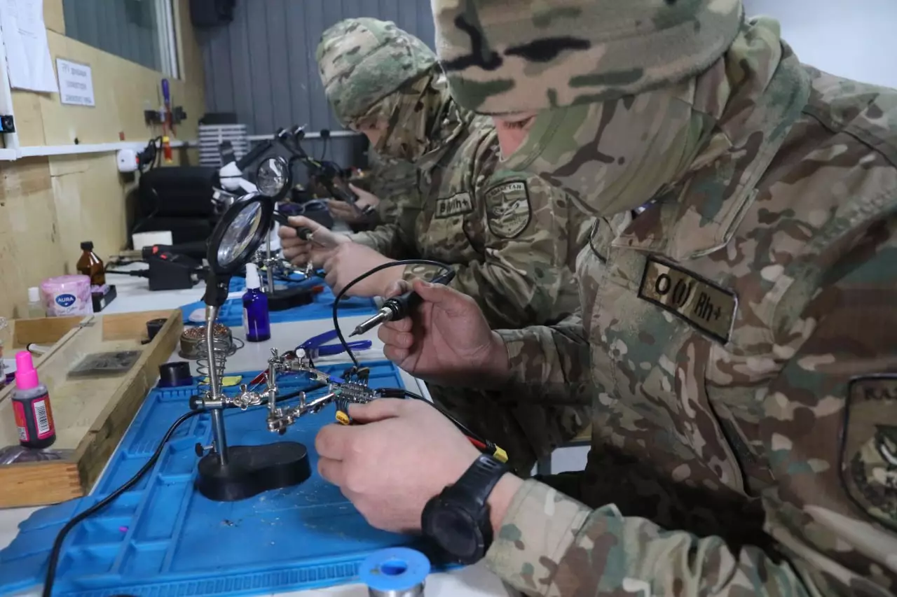 Казахстанские десантники начали производство FPV-дронов