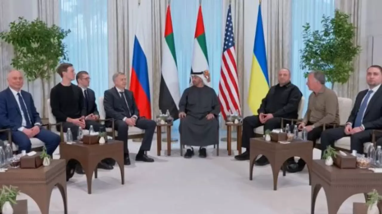 Первый раунд трёхсторонних переговоров прошёл в Абу-Даби