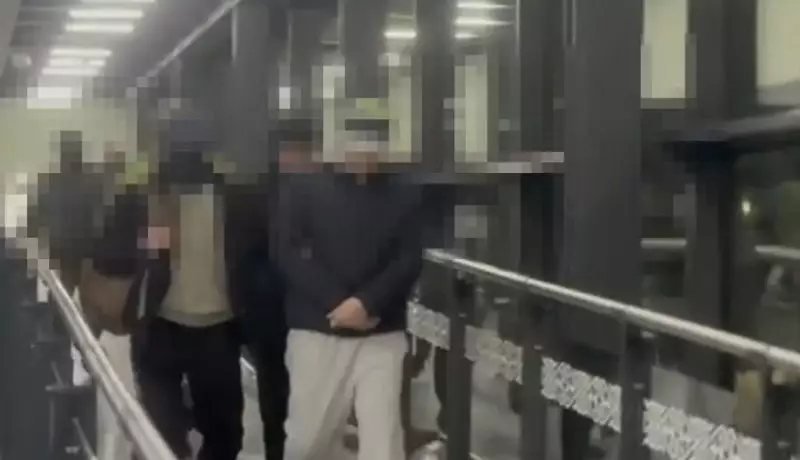 «Освободил» 8 авто от пошлин: экс-таможенника вернули из Испании в Казахстан