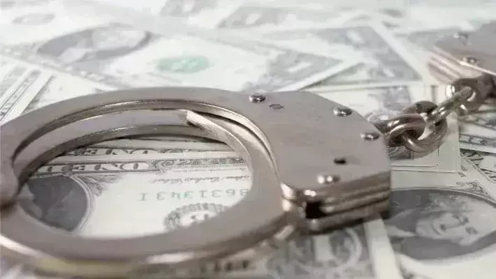 В Фергане задержан посредник, требовавший 400 тыс. долларов за выделение земли