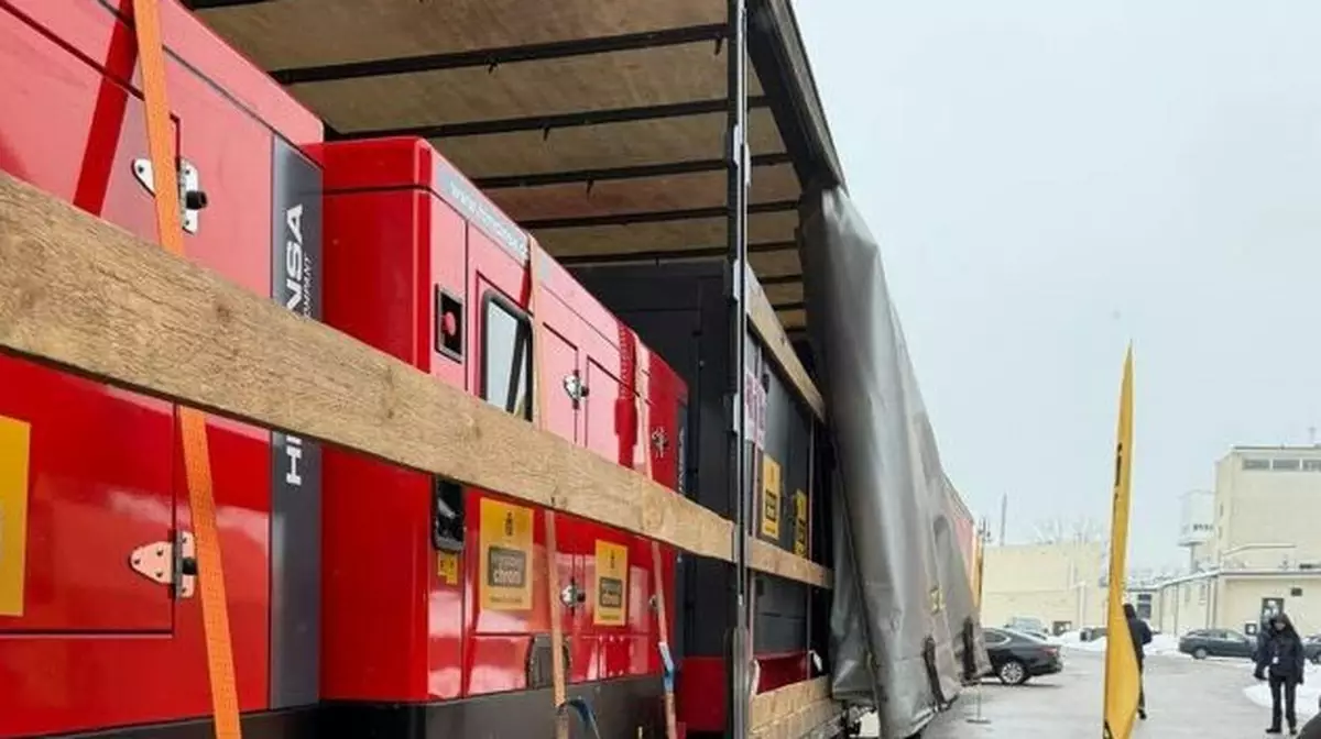 Варшава передала Киеву 90 электрогенераторов для критической инфраструктуры