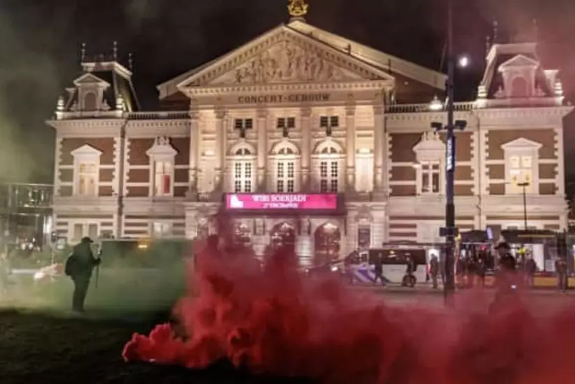 Центр Амстердама объявили зоной повышенной опасности из-за протестов