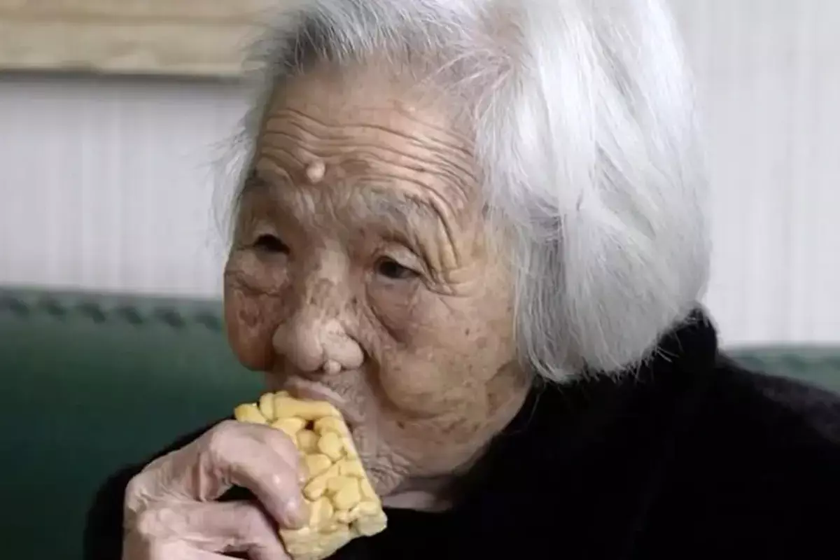 Дочь 101-летней женщины назвала вредные секреты ее долголетия - новости на Lada.kz 24.01.2026