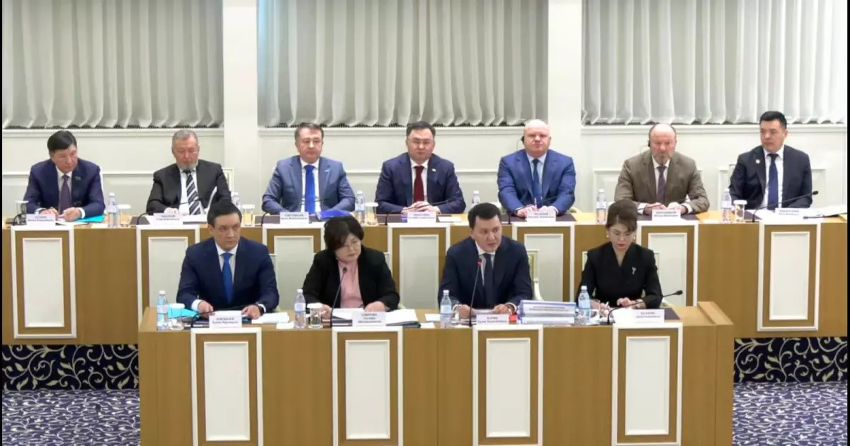   Елордада Конституциялық реформа жөніндегі комиссияның алғашқы отырысы басталды   