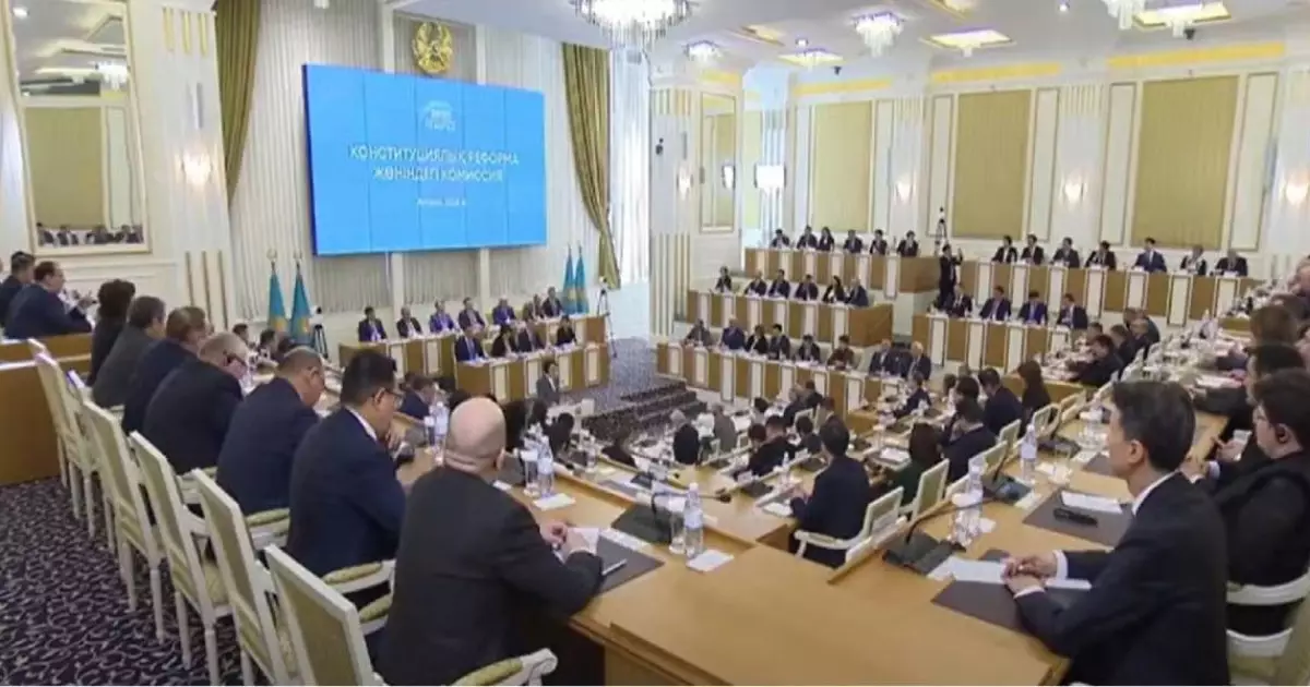  Эльвира Азимова: предложения граждан касались не только вопроса однопалатного Парламента 