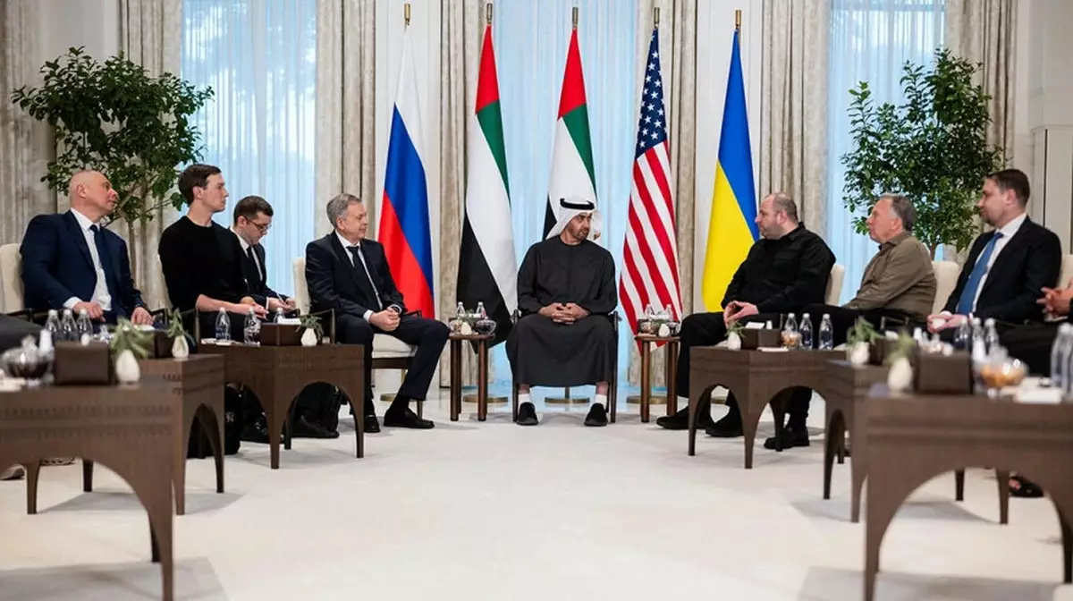 Встреча в Абу-Даби не принесла результатов: Россия продолжает удары по Украине