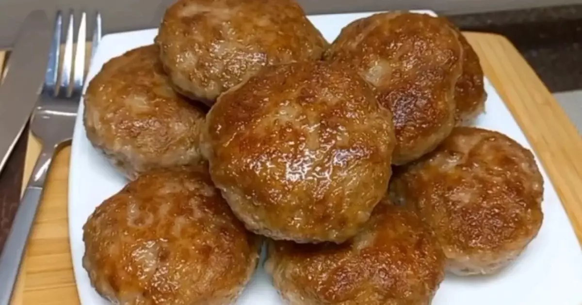  Фаршқа манка қоссаңыз, котлет «құрғақтықтан» құтылады: аспаздардың қарапайым айласы 