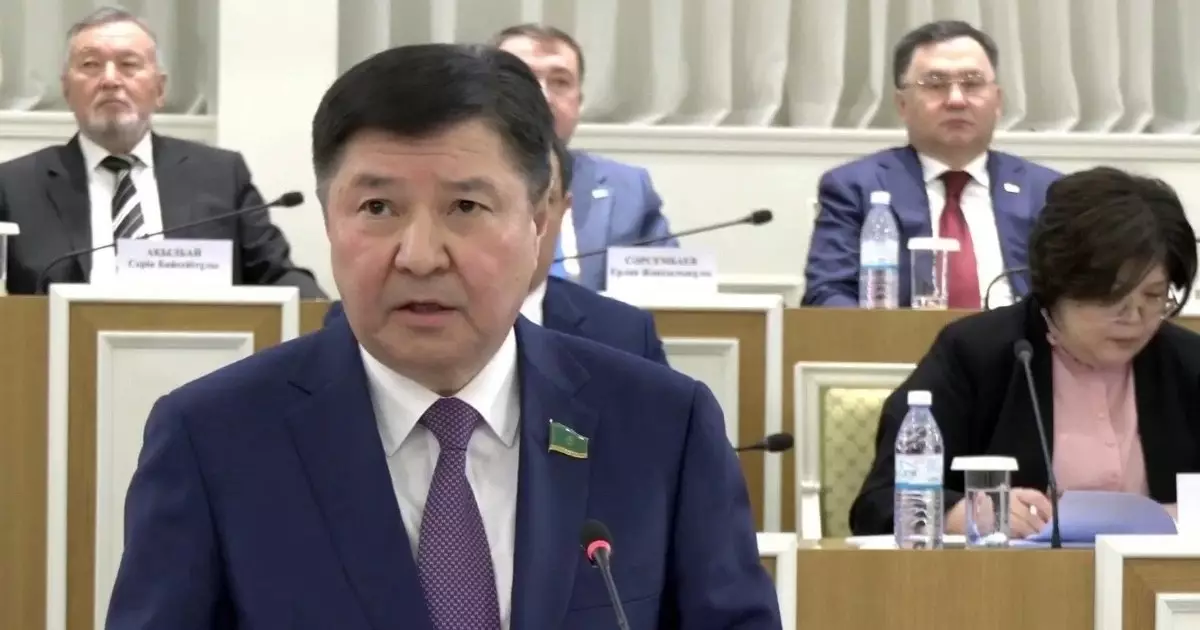  Интернеттегі алаяқтыққа қарсы конституциялық өзгеріс қажет – Жақып Асанов 