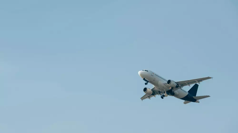 Важный авиарейс до Уральска отменили: казахстанцы просят его вернуть