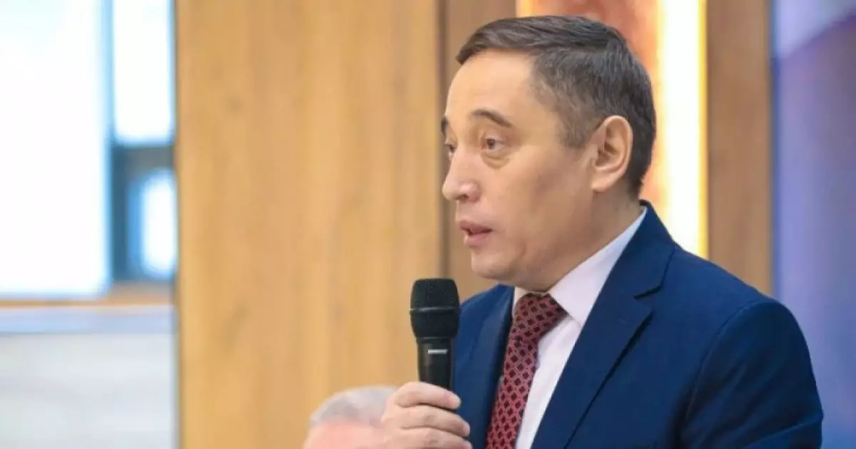   Дихан Қамзабекұлы білім жүйесіндегі зайырлылық пен мәдениеттің Ата Заңда нақты айқындауды ұсынды   