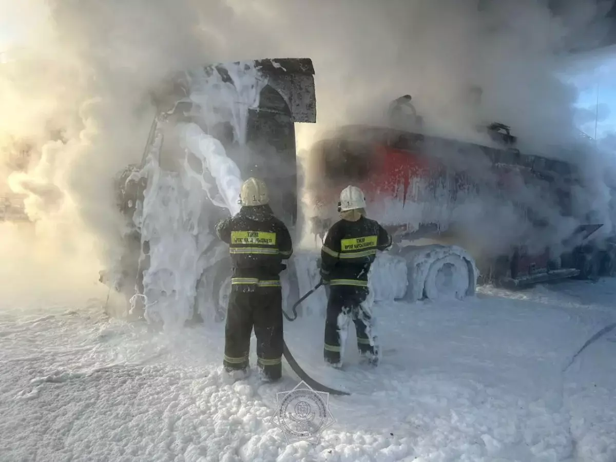 Бензовоз вспыхнул во время заправки близ Павлодара
