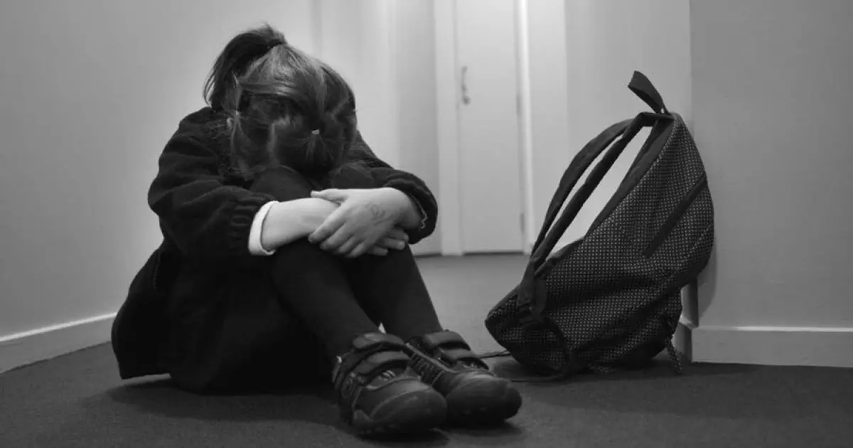  Сабаққа кешіккені үшін мұғалімі 100 рет отырғызды: 12 жастағы оқушы қыз көз жұмды (ВИДЕО) 