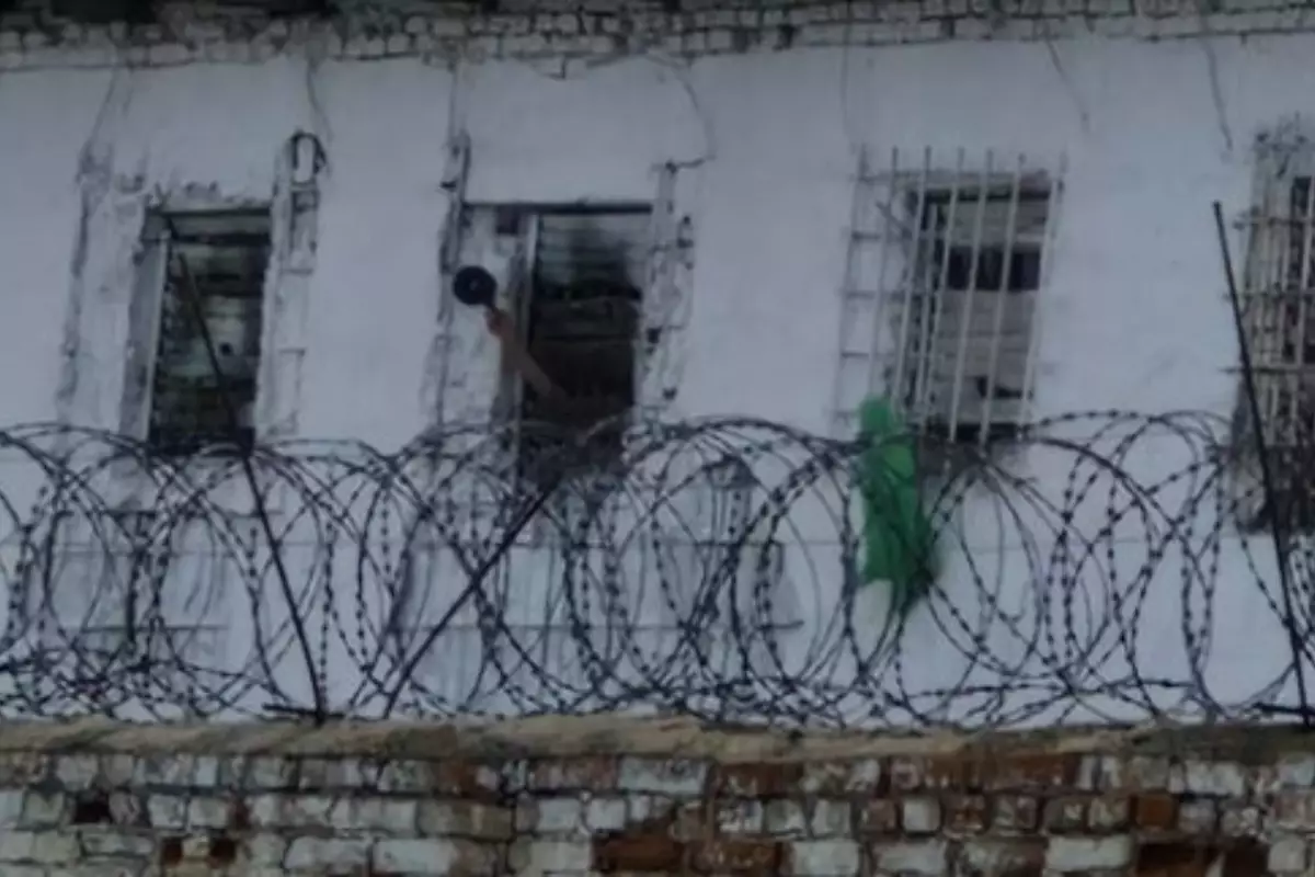 В Атырау произошёл пожар в мужской колонии, есть пострадавший