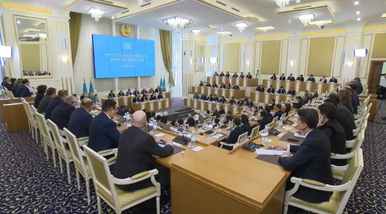 Э. Азимова: Конституциялық комиссияның алдында айрықша миссия тұр