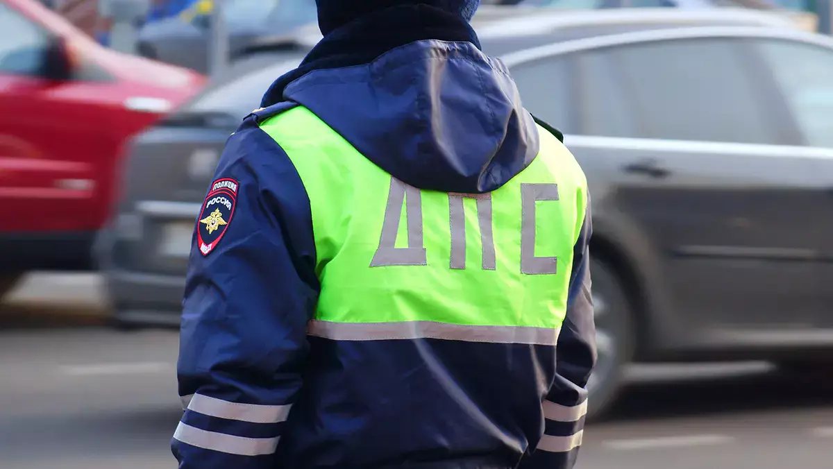 Мигрант сломал лицевую кость гаишнику в Санкт-Петербурге - новости на Lada.kz 24.01.2026