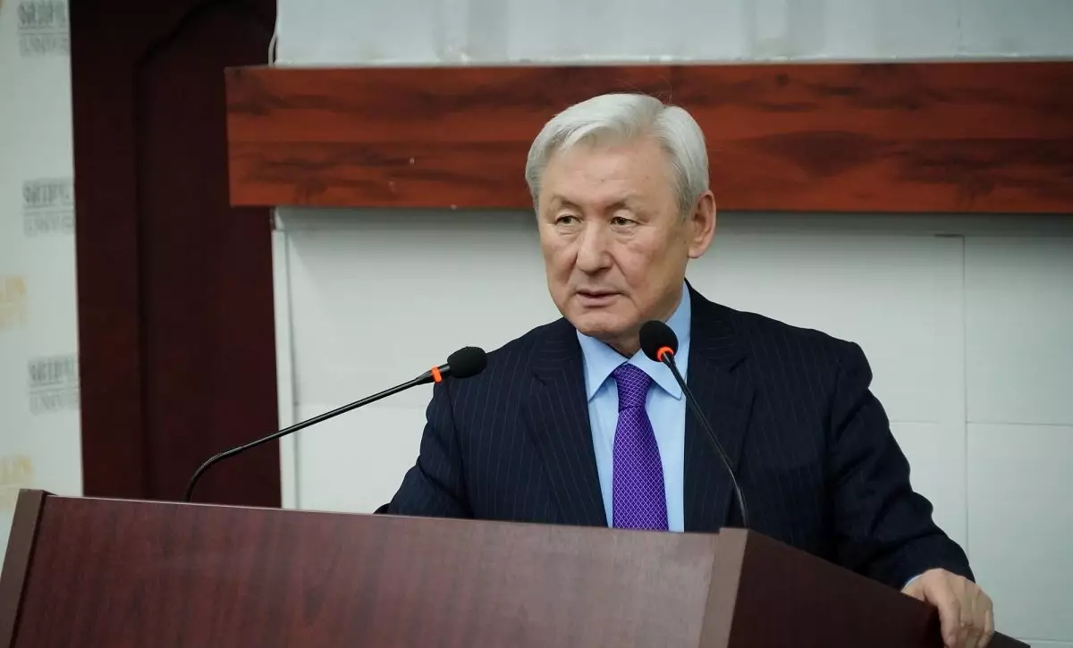 Ғылыми қызмет қағидалары Ата Заңмен бекітілуі тиіс – Жақсыбек Күлекеев