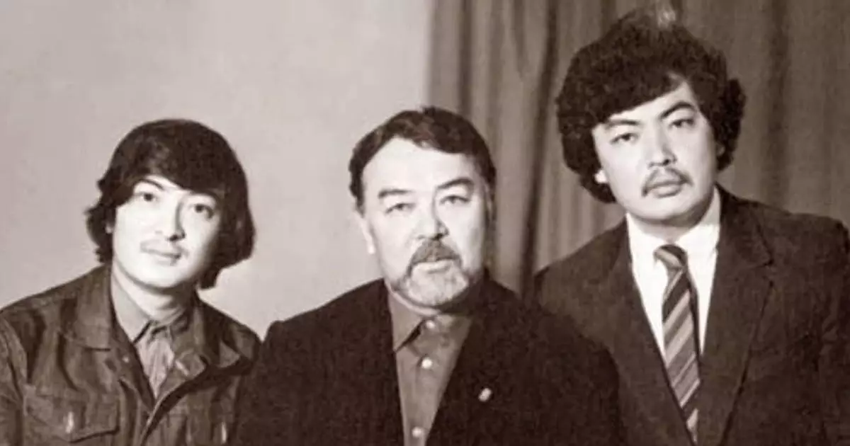  `Жүрегімді жұлып әкетіп, жастанып жүр ме екенсіңдер?` – Асанәлі Әшімов 