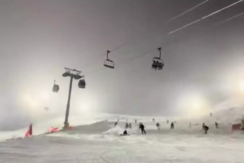 Универсальное спасательное подразделение МЧС оказало помощь туристу на Шымбулаке