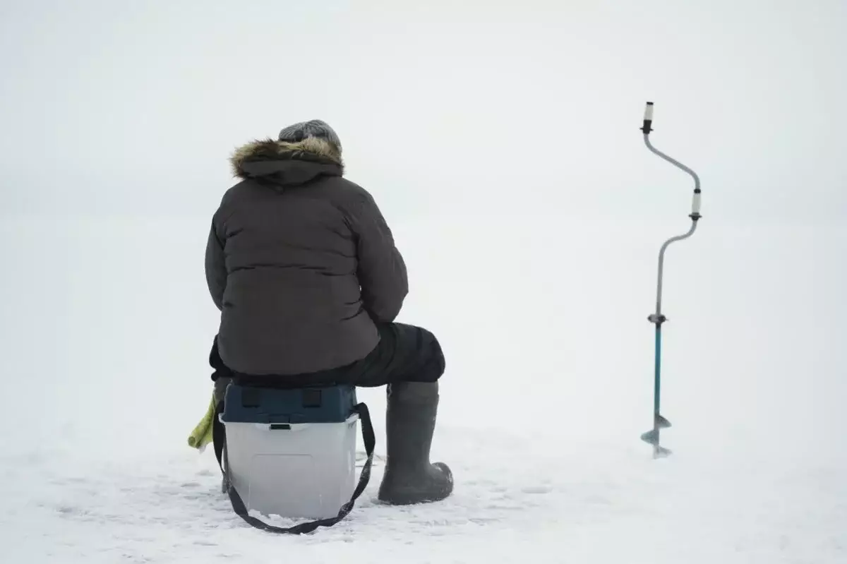 Қапшағайда мұз жарылып, балықшы ажалдан аман қалды