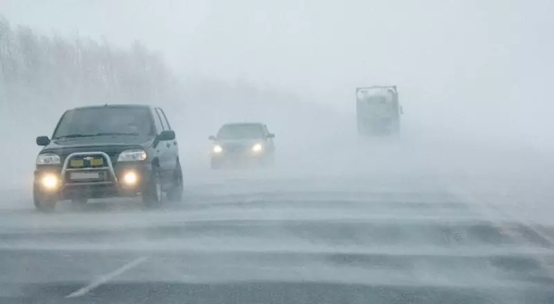 Морозы парализовали трассы: в регионах Казахстана ввели ограничения