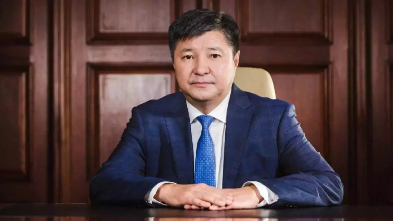 Алаяқтар атыңызға несие ала ма? Асанов Конституцияны өзгертуді ұсынды